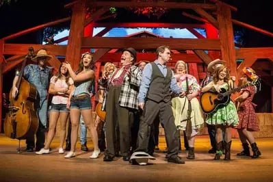 Hatfield & McCoy Dinner Feud - Performances Daily